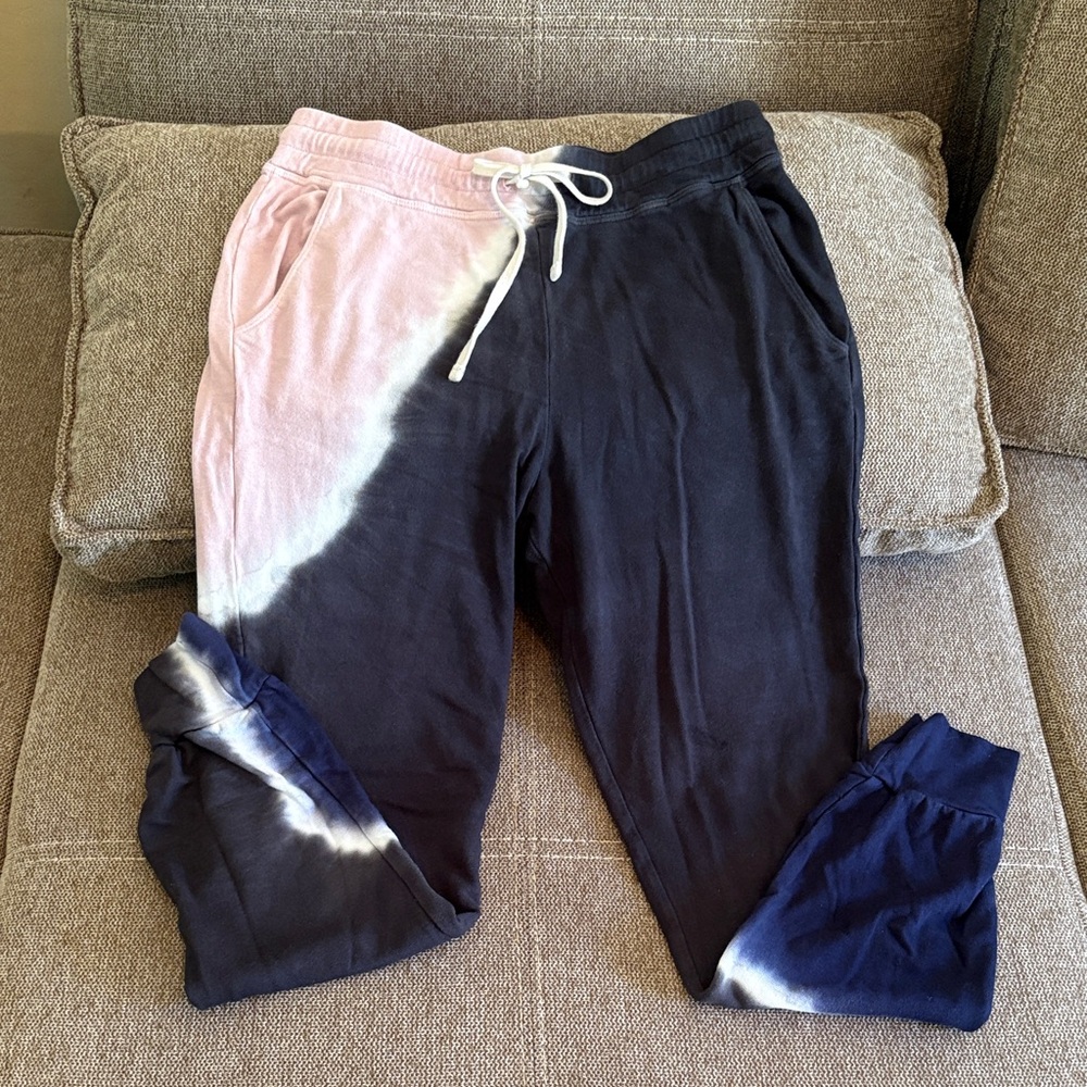 Tie-Dye Jogger Pants in Pink and Navy